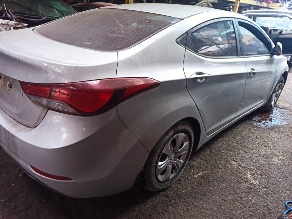  Hyundai ELANTRA 2016    EN DESARME